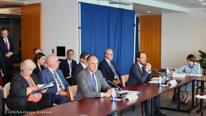 Συνάντηση Γ. Γεραπετρίτη – Α. Γκουτέρες – Άρχισε η άτυπη διευρυμένη συνάντηση για το Κυπριακό