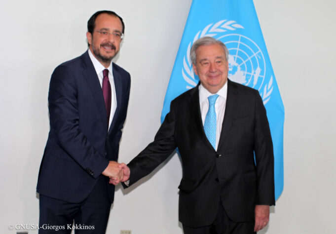 Ολοκληρώθηκε το δείπνο του ΓΓ – «Ήταν ενδιαφέρουσα συζήτηση», είπε ο ΠτΔ