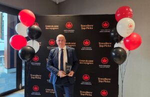 Ψήφο εμπιστοσύνης στη Σαντορίνη δίνουν οι Καναδοί ταξιδιώτες