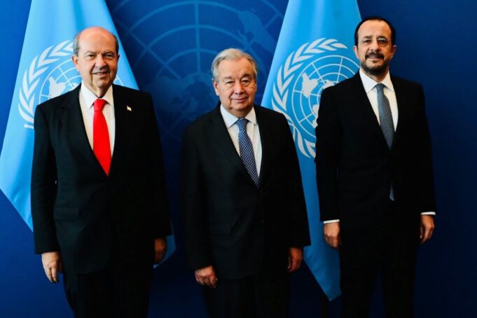 Μήνυμα επανέναρξης διαπραγματεύσεων έστειλε ο Γ.Γ. του ΟΗΕ
