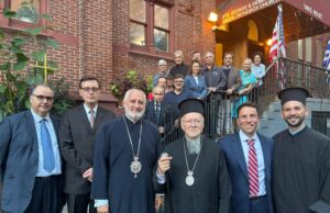 O Άγιος Δημήτριος στο Ισπανικό Χάρλεμ έβαλε τα γιορτινά του και περιμένει τους πιστούς