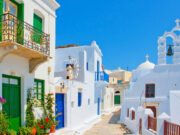 Αμοργός: Το απέραντο γαλάζιο που διατηρεί την αυθεντικότητά του