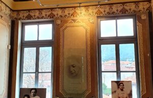 Ξάνθη: «Εκεί που ξεκίνησε ένα τραγούδι» – Εκατό χρόνια μετά, στο παιδικό σπίτι του Μάνου Χατζιδάκι