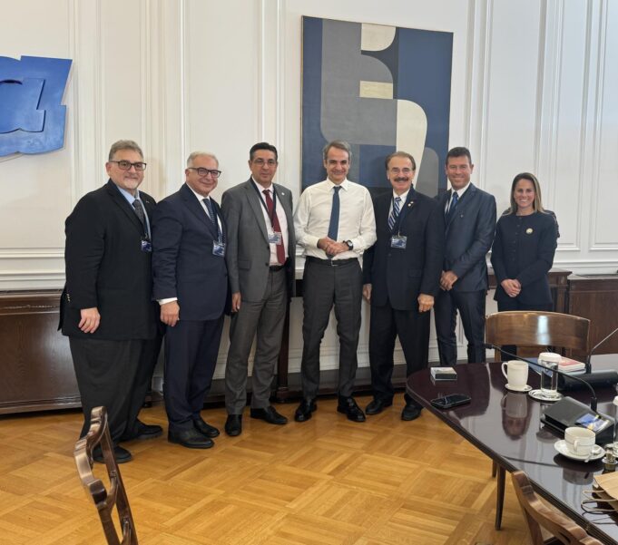 Συνάντηση αντιπροσωπείας της ΑHEPA με τον Πρωθυπουργό Κυριάκο Μητσοτάκη