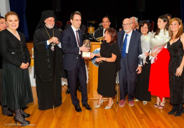 Με το Ομήρειο Βραβείο τίμησε η Χιακή Ομοσπονδία τον Μιχάλη Κράτσιο