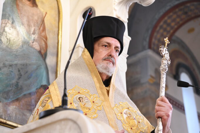 Χαλκηδόνος Εμμανουήλ: «Σε μια εποχή που οι άνθρωποι χτίζουν τείχη, οι Ποιμένες οφείλουν να γκρεμίζουν τις βεβαιότητες που μας κρατούν χωρισμένους»