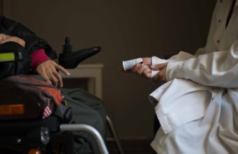 The Hellenic Initiative and GIVMED Provide Lifesaving Medicines to Greek Seniors