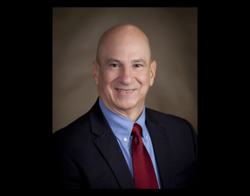 Ο εισαγγελέας Πίτερ Σκανδαλάκης ανέλαβε την υπόθεση εναντίον του Τραμπ στην Τζόρτζια