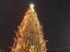 Ο Ταξιάρχης άναψε και φέτος τα φώτα των Χριστουγέννων στην Ελλάδα