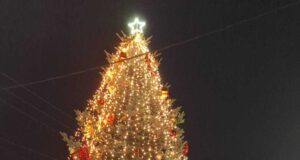 Ο Ταξιάρχης άναψε και φέτος τα φώτα των Χριστουγέννων στην Ελλάδα