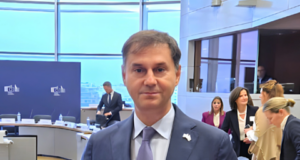 Χ. Θεοχάρης: «Η Ελλάδα επιστρέφει δυναμικά στον χάρτη των επενδύσεων και της περιφερειακής σταθερότητας»