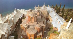 Μια μεσαιωνική υπόθεση κληρονομικών διεκδικήσεων: Η Δίκη της Μονής Δοχειαρίου στη Θεσσαλονίκη του 1361