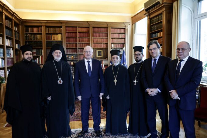 Με τον Πρόεδρο της Δημοκρατίας Κ. Τασούλα συναντήθηκε ο Αρχιεπίσκοπος Ελπιδοφόρος