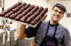 Χημική ουσία στη μαύρη σοκολάτα μπορεί να επιβραδύνει τη γήρανση