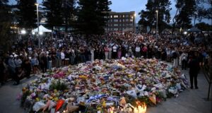 Σε πένθος έχει βυθιστεί η Αυστραλία μετά την αντισημιτική επίθεση στην παραλία Μπόνταϊ