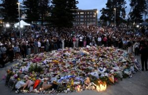 Σε πένθος έχει βυθιστεί η Αυστραλία μετά την αντισημιτική επίθεση στην παραλία Μπόνταϊ