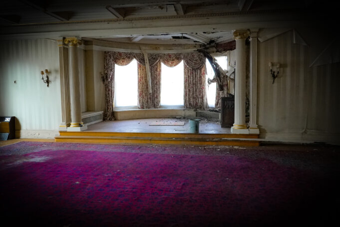 Μέσα στο «Χαμένο Μέγαρο» της Ελληνικής Πρεσβείας στην Ουάσιγκτον που ετοιμάζεται να ξανανοίξει τις πόρτες του