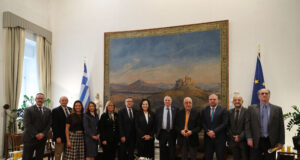 Αντιπροσωπεία της Πα.Δ.Ε.Ε. στη Βουλή των Ελλήνων