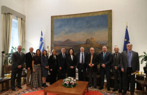 Αντιπροσωπεία της Πα.Δ.Ε.Ε. στη Βουλή των Ελλήνων