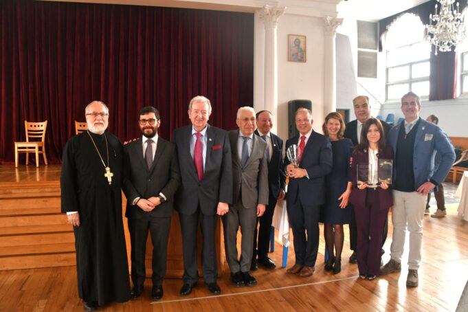 Το Ελληνικό Κογκρέσο Αμερικής τίμησε τους Νικ Γκρέγκορι και δρα Δέσποινα Αφεντούλη