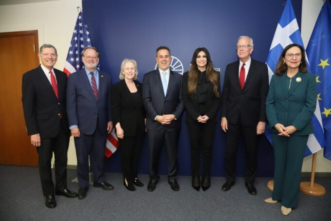 Συνάντηση Σ. Παπασταύρου με αντιπροσωπεία του Κογκρέσου των ΗΠΑ