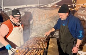 Παραδοσιακά η Τσικνοπέμπτη στη Ζωοδόχο Πηγή του Μπρονξ