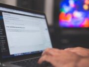 Η υπερβολική χρήση οθονών στην πρώιμη εφηβεία συνδέεται με προβλήματα ψυχικής υγείας