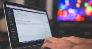 Η υπερβολική χρήση οθονών στην πρώιμη εφηβεία συνδέεται με προβλήματα ψυχικής υγείας