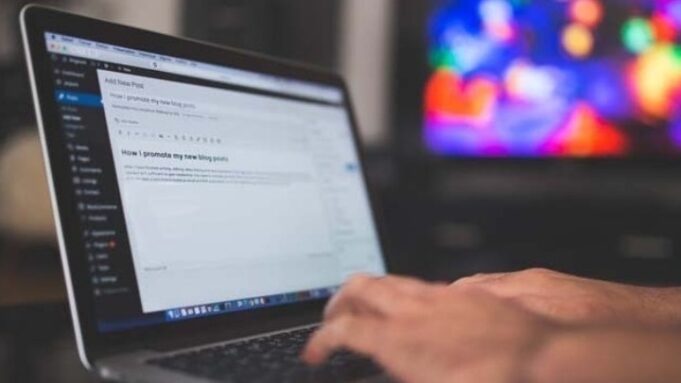 Η υπερβολική χρήση οθονών στην πρώιμη εφηβεία συνδέεται με προβλήματα ψυχικής υγείας