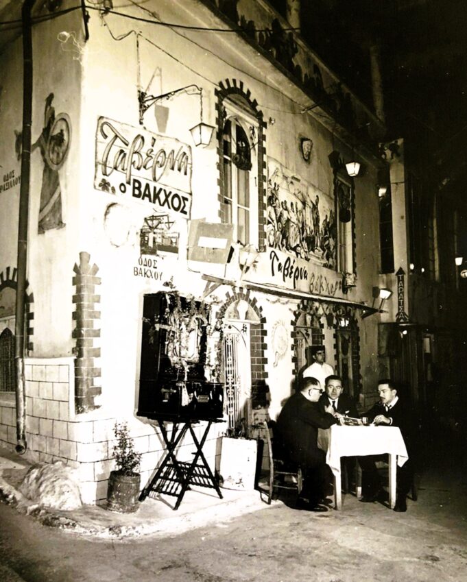 Τσικνοπέμπτη, το αγαπημένο «μαύρο πρόβατο» της Αποκριάς