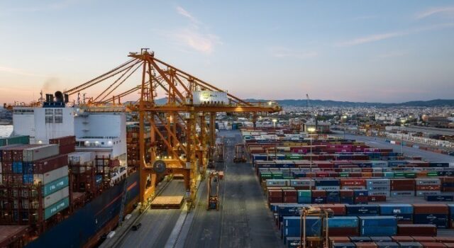 Greek exports to the US stable in 2025: Energy and tourism play an important role