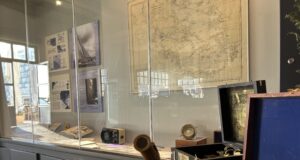 Τον Έλληνα ωκεανοπόρο που διέσχισε τον Ατλαντικό με μια… μικρή «Χαρά» παρουσιάζουν στους μαθητές το Maritime Museum και το Ολυμπιακό Μουσείο