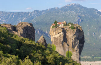 Λέσβος και Καλαμπάκα: Τι ενώνει ένα νησί του Αιγαίου με τα Μετέωρα