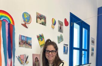 Η δασκάλα με τη μία μαθήτρια, που λάτρεψε την Ηρακλειά και έμεινε μόνιμα εκεί