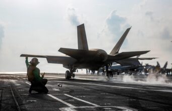 Πόλεμος στη Μέση Ανατολή: Δύο μαχητικά αεροσκάφη των ΗΠΑ καταρρίφθηκαν στο Ιράν και τον Κόλπο, με την Τεχεράνη να αναζητά έναν αγνοούμενο πιλότο