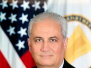 Dean Popps: O Τραμπ παίζει «τρισδιάστατο σκάκι» στο Ιράν