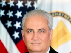 Dean Popps: O Τραμπ παίζει «τρισδιάστατο σκάκι» στο Ιράν