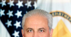 Dean Popps: O Τραμπ παίζει «τρισδιάστατο σκάκι» στο Ιράν