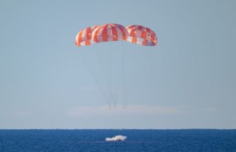 Οι αστροναύτες της αποστολής Άρτεμις 2 πίσω στη Γη