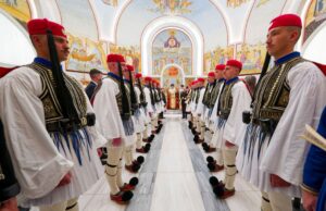 Στον Άγιο Νικόλαο η πανηγυρική υποδοχή των Ευζώνων