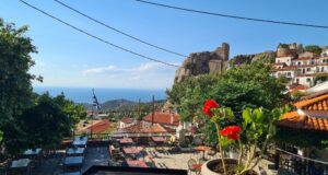 Πάσχα στη Σαμοθράκη: Εκεί που η μυσταγωγία της φύσης συνομιλεί με την ποιότητα της εμπειρίας