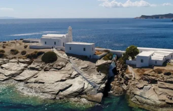 Η Express αποκαλύπτει τη γοητεία της Σίφνου στο βρετανικό κοινό