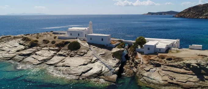 Η Express αποκαλύπτει τη γοητεία της Σίφνου στο βρετανικό κοινό