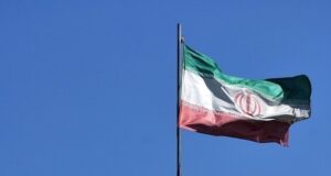 Τεχεράνη: Ισχυρίζεται νίκη και συνδέει τις συνομιλίες με τις ΗΠΑ με δεσμευτικό Ψήφισμα του Συμβουλίου Ασφαλείας