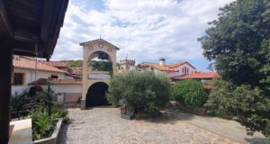 Πάσχα σε μοναστικούς τόπους ιστορίας, κατάνυξης και φυσικής ομορφιάς