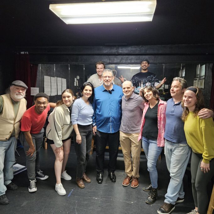 H Κρήτη και η Κνωσός έρχονται στο Broadway με την Ελεάννα Φινοκαλιώτη και τον Φίλιπ Βλαχάκη