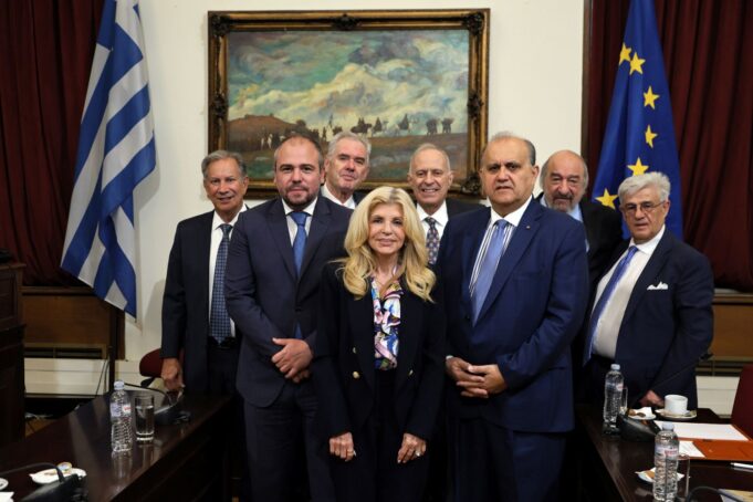 Συνάντηση αντιπροσωπείας του AHI με την Επιτροπή Ελληνισμού της Διασποράς