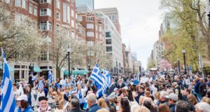 Με Άγημα Ευζώνων και η Παρέλαση στη Βοστώνη που ντύθηκε στα γαλανόλευκα