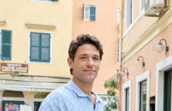 Apostolis Totsikas discusses his Greek heritage and new Hallmark film ‘The Greek Aisle’