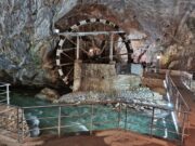 Όταν το νερό επέστρεψε στο σπήλαιο του Αγγίτη